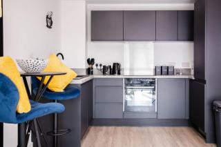 Premium 2BR Apartment - City Centre - Long Stays - 2