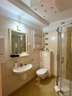 Niron Marina Szalonego Greka - 1