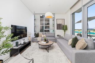Lagoon-Facing 1BR, Minutes from Downtown and Business Bay, Near Dubai Water Canal - District One Phase III Residences 18 by Deluxe Holiday Homes - 0
