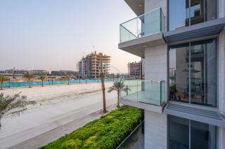 Lagoon-Facing 1BR, Minutes from Downtown and Business Bay, Near Dubai Water Canal - District One Phase III Residences 18 by Deluxe Holiday Homes - 6