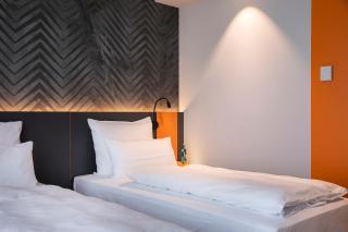 LOGINN Hotel Berlin Airport - 9