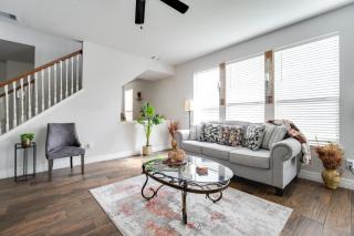 Fabulous & Stylish 4BR w Pool Table and Space to Chill - 0