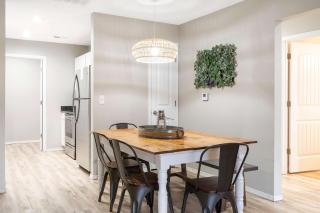 Woodlands Getaway - The Very Best of Branson! Downstairs unit - 17 stairs - 4