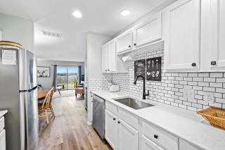 Family-Friendly Retreat - Enviable Location - 3