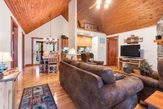 Creekside - 2 BDR Resort Cabin in Epic Location - 9