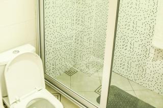 1 Bed Apartment Sleeps 2 -Free Parking - Tv & WiFi - 9