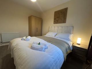 3 Bedroom, Parking, 2 Toilets, Wi-Fi, Modern - 9