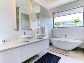 Oceans Edge 23, Zimbali Estate by Euphoric Leisure - 4
