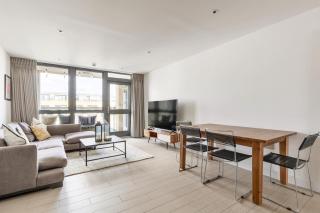 Modern 2BR Flat with Balcony near Angel and Canal - 8