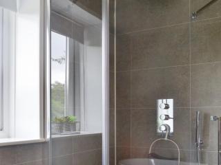 Boatman's Cottage At Invernian Mor - 6