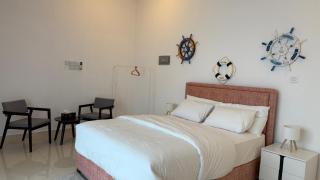 Fins Beach Guest House - 9