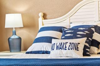 Cliffside Lake Retreat - 2 BDR Walk to Table Rock - 6