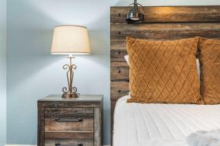 DORA - Holiday Hills Branson - Golf Resort - Branson - Outdoor Pools - 6