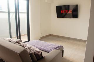 Frente a Viva Envigado, AC, moderno e iluminado - 7