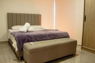 Frente a Viva Envigado, AC, moderno e iluminado - 1