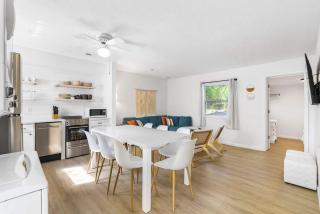 Enchanted Woods Retreat-Decorated for Christmas - 4