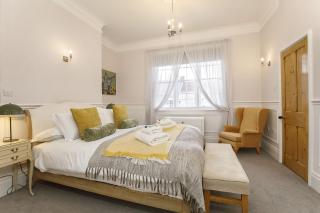 4 St Thomas's House - 1