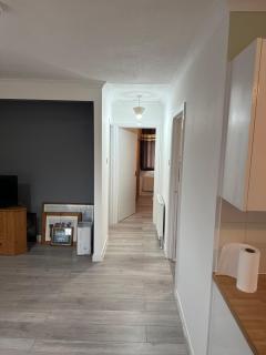 2 bedrooms self contain flat with nice garden - 7