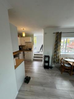 2 bedrooms self contain flat with nice garden - 5