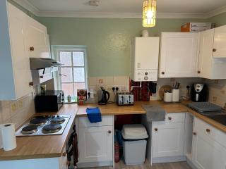 2 bedrooms self contain flat with nice garden - 4