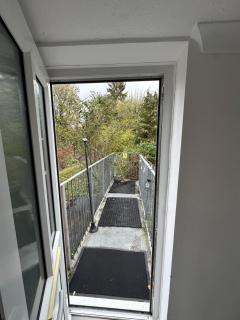 2 bedrooms self contain flat with nice garden - 3