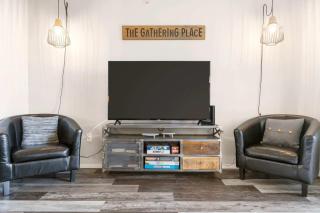 Honey Hole - 3 BDR Hilltop Haven Close to Branson Attractions - 1