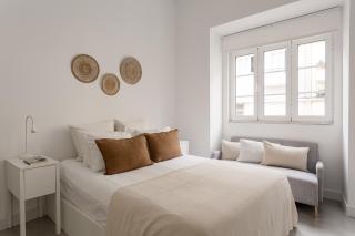 Stylish 2-Bedroom Apartment with Terrace in Alcântara - 8