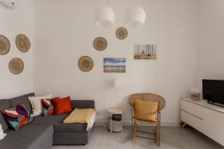 Stylish 2-Bedroom Apartment with Terrace in Alcântara - 5