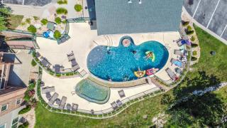 Stone Cliff Relaxation with Resort Amenities - 8