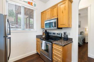 Stone Cliff Relaxation with Resort Amenities - 1