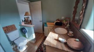 Private Accommodation for a Couples' Getaway in Penn Valley, California - 1