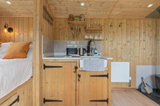 Off-Grid Glamping - Quiet, Starry Escape - 1