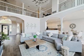 5BR Lakefront Luxury - Pool Dock & Views - Rowlett - 4