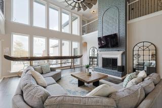 5BR Lakefront Luxury - Pool Dock & Views - Rowlett - 5