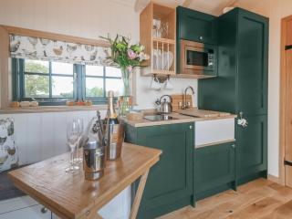 Poppie's Shepherd Hut - Uk50227 - 5