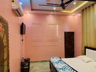 Neelkanth Guest house - 1