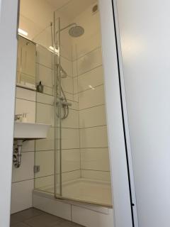 Nujen- Hotel und Apartment Stuttgart Zuffenhausen - 1