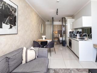 Elcaro Luxe Suite at The Ellipse - 8