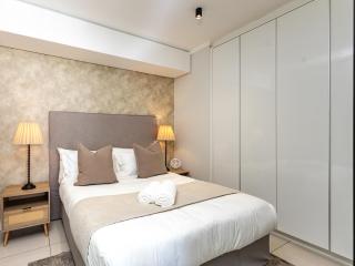 Elcaro Luxe Suite at The Ellipse - 0