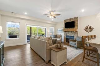 Lakeview Oasis with Onsite Amenities - 7