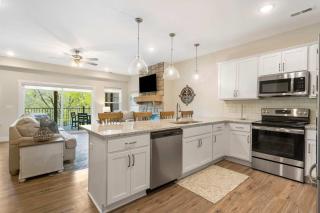 Lakeview Oasis with Onsite Amenities - 3