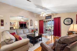 Home on the Golf Range - Holiday Hills Branson Golf Resort Outdoor Pools - 6