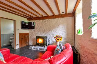 Finest Retreats - Pandy Farmhouse - 4