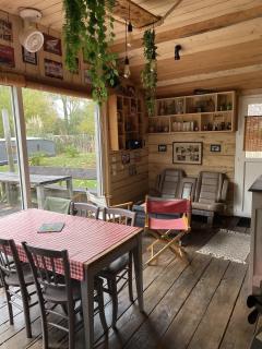 Cabane Au Bord D'un Étang - 9