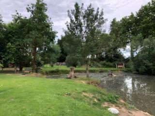 Cabane Au Bord D'un Étang - 8