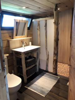 Cabane Au Bord D'un Étang - 6