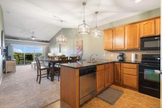 Branson Lakefront Luxury - Water Views - 1