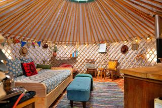 Finest Retreats - Pandy Mongolian Yurt - 9
