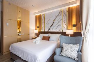 The Fifth By Belabeu - a stylish one-bedroom unit at Mesavirre Garden Residence - 4