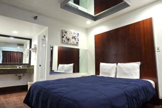 Century Motel Buena Park Anaheim CA 91 - 2